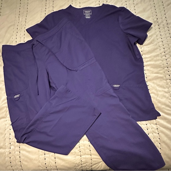 Cherokee Medical Scrubs - Picture 1 of 3